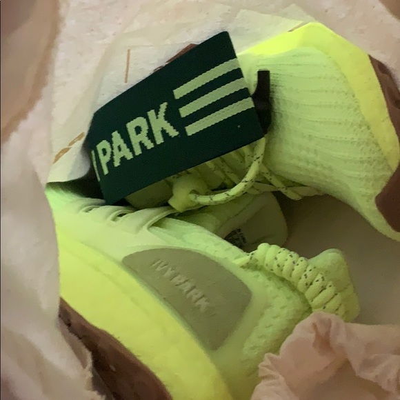 Sold! Hype IVY PARK Beyonce Boost - Picture 4 of 5